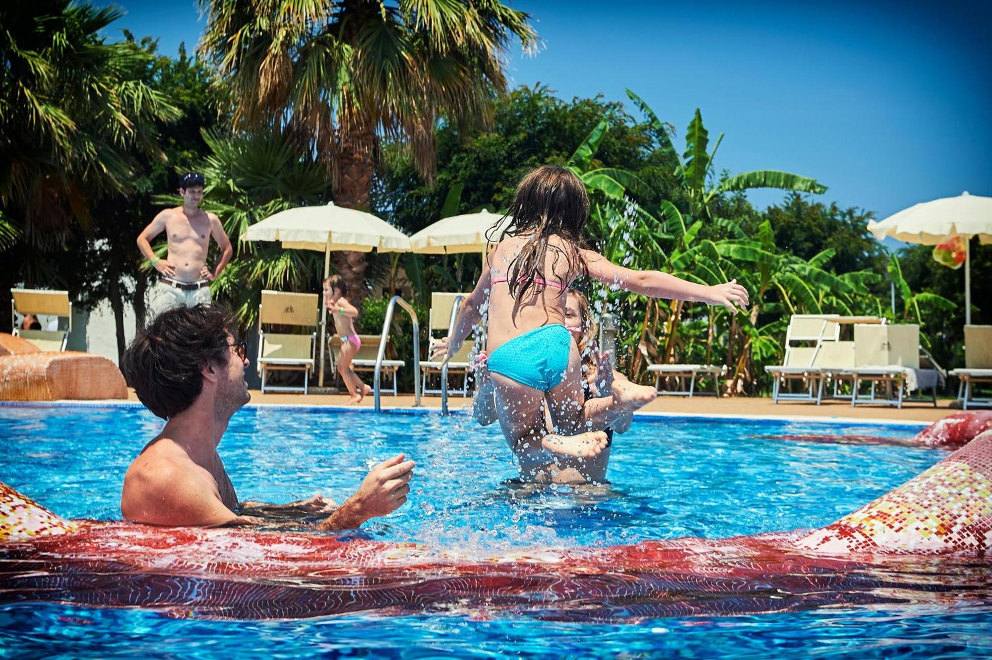Riva Marina Resort - Cdshotels カロヴィーニョ エクステリア 写真